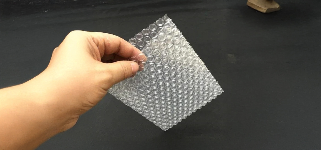 Flush cut bubble pouches